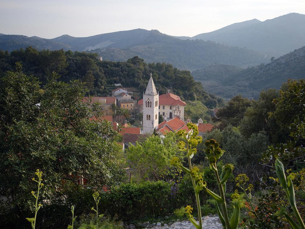 Apartment Cacini Dvori Lastovo Quarto foto
